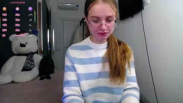 Snapshot of KateJonson chatting on February 28, 7:48 am KateJonson online show from February 28, 7:48 am