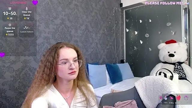 KateJonson online show from April 14, 1:05 pm