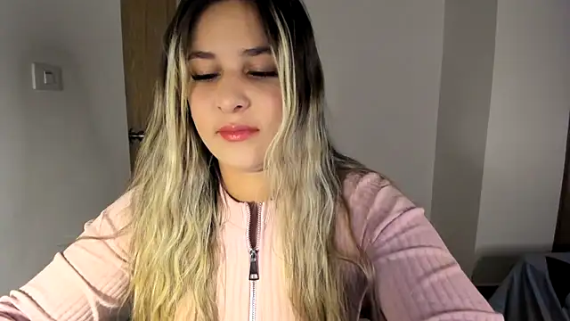 Lana Sofia1 online show from May 3, 7:13 am