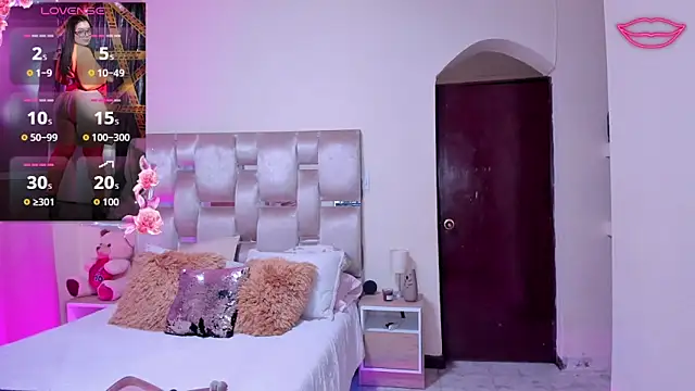 Snapshot of MelanyShayk chatting on October 26, 7:14 pm MelanyShayk online show from October 26, 7:14 pm