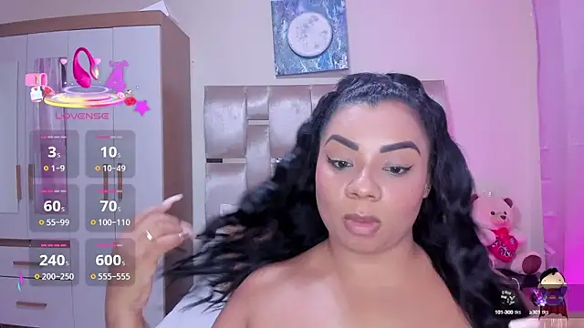 Snapshot of MelanyShayk chatting on September 20, 10:15 pm MelanyShayk online show from September 20, 10:15 pm