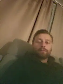 Snapshot of HouseOfCums chatting on October 5, 11:39 pm HouseOfCums online show from October 5, 11:39 pm