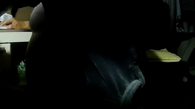 suedel65 online show from March 2, 5:08 am