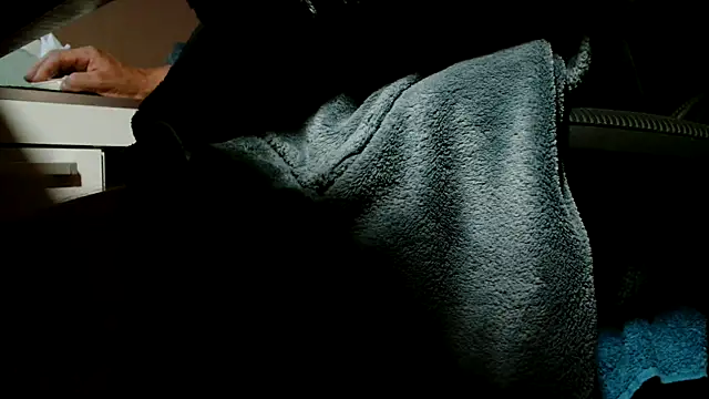 suedel65 online show from October 19, 3:09 am