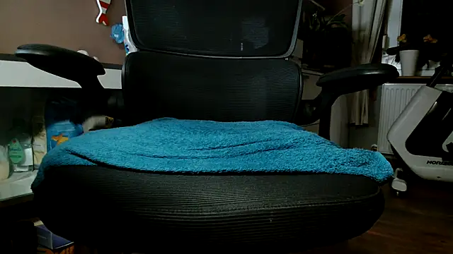 suedel65 online show from October 24, 3:05 am