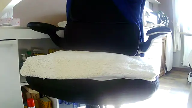 suedel65 online show from April 2, 2:46 pm