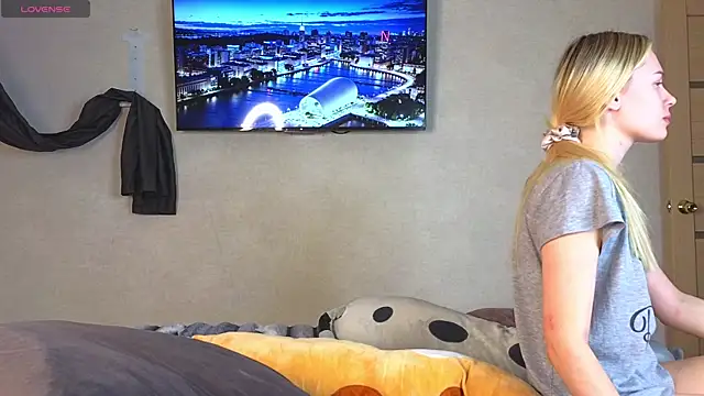 Snapshot of Alenca_hot_sex chatting on November 1, 1:05 pm Alenca hot sex online show from November 1, 1:05 pm