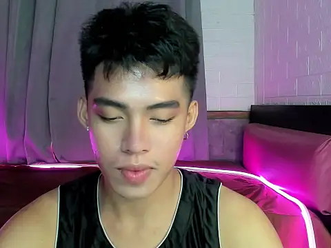 Snapshot of Lightjt04 chatting on October 16, 5:10 pm Lightjt04 online show from October 16, 5:10 pm