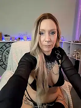 Snapshot of Jan_ina chatting on January 10, 9:23 am Jan ina online show from January 10, 9:23 am