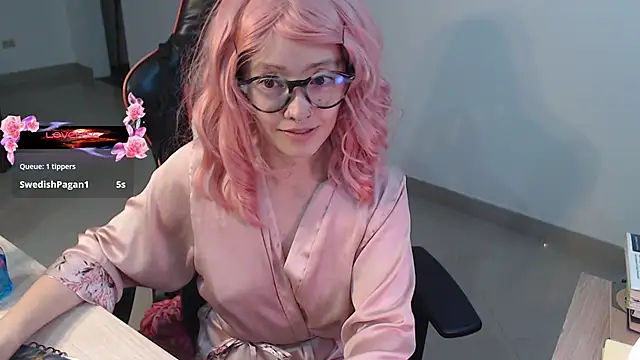 pink-2022 online show from June 20, 6:46 pm