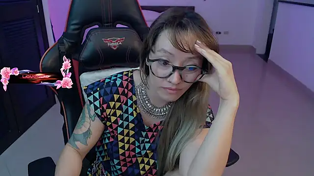 pink-2022 online show from February 26, 9:26 pm