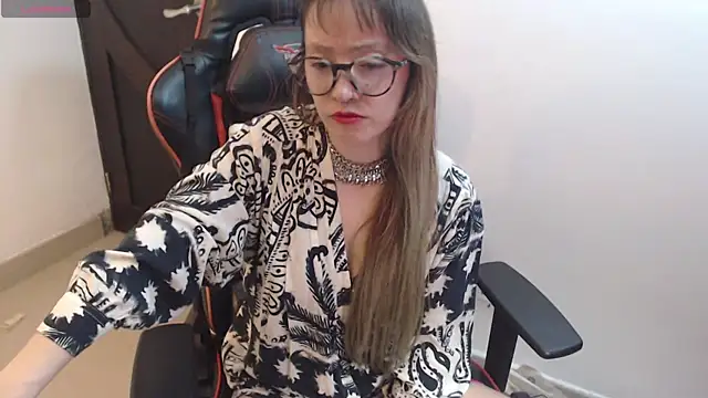 pink-2022 online show from May 23, 2:27 pm