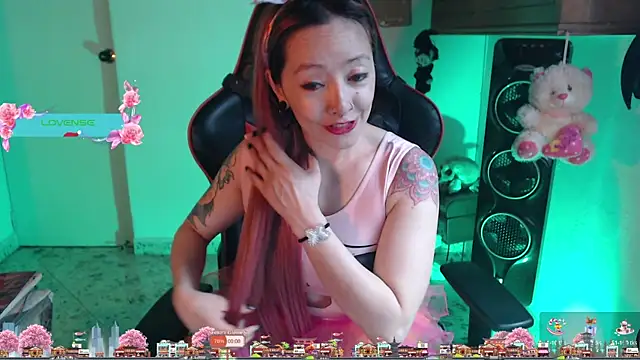 Snapshot of pink-2022 chatting on December 23, 2:50 pm pink-2022 online show from December 23, 2:50 pm