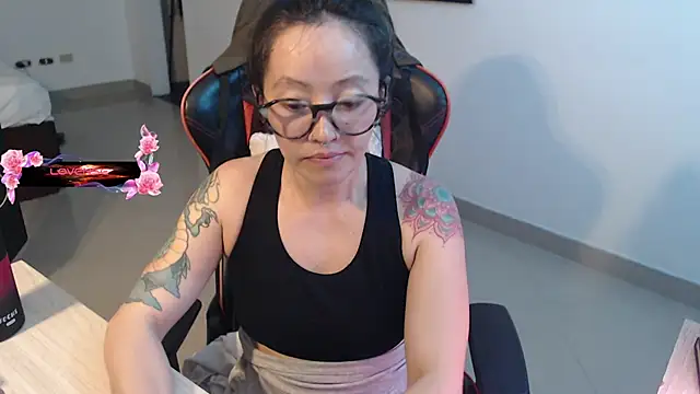 pink-2022 online show from June 10, 8:32 pm