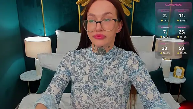 SarahLust online show from March 6, 1:17 pm