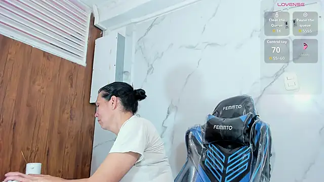 Cleopatra Trans online show from May 23, 1:10 pm
