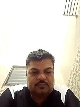 Snapshot of Desi_Londa_143 chatting on March 17, 12:32 am Desi Londa 143 online show from March 17, 12:32 am