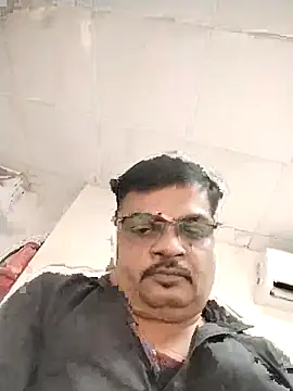 Snapshot of Desi_Londa_143 chatting on October 13, 11:45 am Desi Londa 143 online show from October 13, 11:45 am
