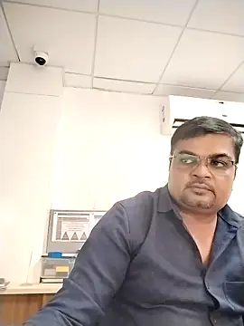 Snapshot of Desi_Londa_143 chatting on September 10, 12:15 pm Desi Londa 143 online show from September 10, 12:15 pm