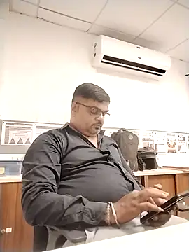 Snapshot of Desi_Londa_143 chatting on September 20, 4:06 am Desi Londa 143 online show from September 20, 4:06 am