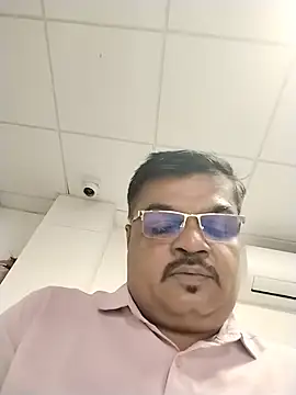 Snapshot of Desi_Londa_143 chatting on June 30, 5:07 am Desi Londa 143 online show from June 30, 5:07 am