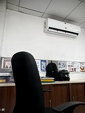 Desi Londa 143 online show from October 24, 6:01 am