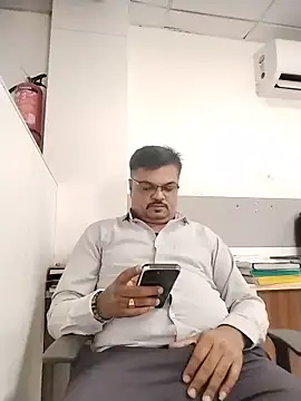 Snapshot of Desi_Londa_143 chatting on June 5, 7:03 am Desi Londa 143 online show from June 5, 7:03 am