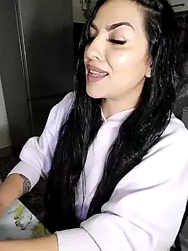 Snapshot of hot-babygirl chatting on February 18, 8:25 pm hot-babygirl online show from February 18, 8:25 pm