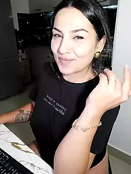 Snapshot of hot-babygirl chatting on June 24, 9:12 pm hot-babygirl online show from June 24, 9:12 pm