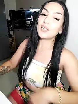 Snapshot of hot-babygirl chatting on June 11, 7:00 pm hot-babygirl online show from June 11, 7:00 pm