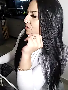 hot-babygirl online show from April 3, 7:31 pm