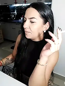 hot-babygirl online show from December 18, 7:29 pm