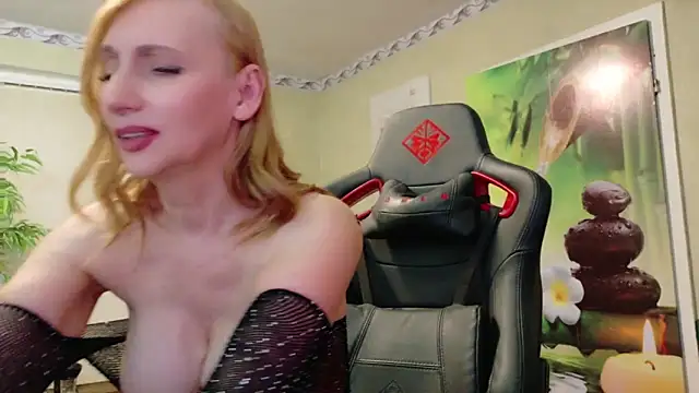 Snapshot of HotLana69 chatting on March 2, 6:13 pm HotLana69 online show from March 2, 6:13 pm