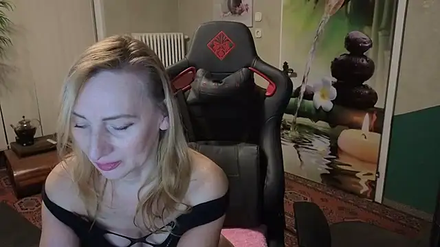 HotLana69 online show from December 16, 6:01 pm