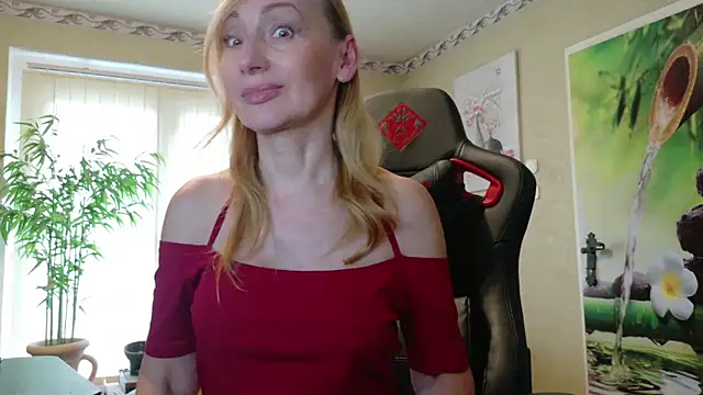 HotLana69 online show from May 18, 5:18 pm