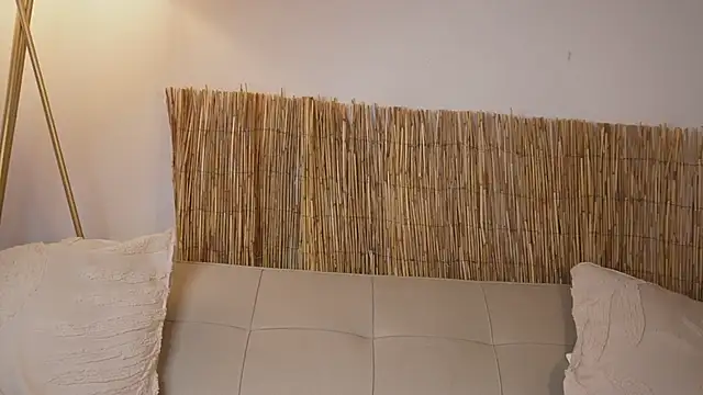 bunnycuteshy online show from April 13, 12:31 pm