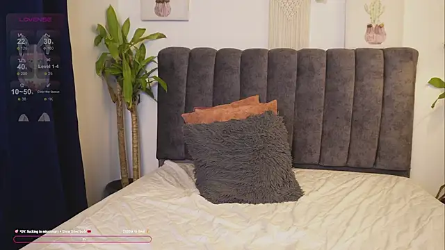 Snapshot of bunnycuteshy chatting on March 17, 4:11 pm bunnycuteshy online show from March 17, 4:11 pm