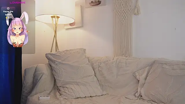 bunnycuteshy online show from December 18, 12:53 pm