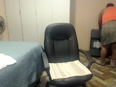 sweetnoziexx online show from April 30, 5:14 am