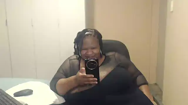 Snapshot of sweetnoziexx chatting on September 24, 3:40 pm sweetnoziexx online show from September 24, 3:40 pm
