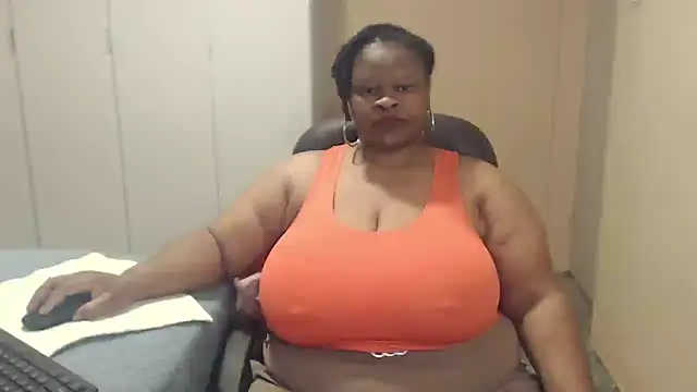 Snapshot of sweetnoziexx chatting on September 17, 5:31 am sweetnoziexx online show from September 17, 5:31 am