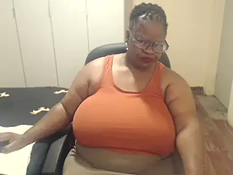 Snapshot of sweetnoziexx chatting on March 13, 2:33 pm sweetnoziexx online show from March 13, 2:33 pm