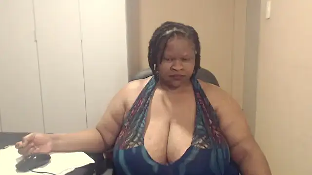Snapshot of sweetnoziexx chatting on October 14, 5:08 am sweetnoziexx online show from October 14, 5:08 am