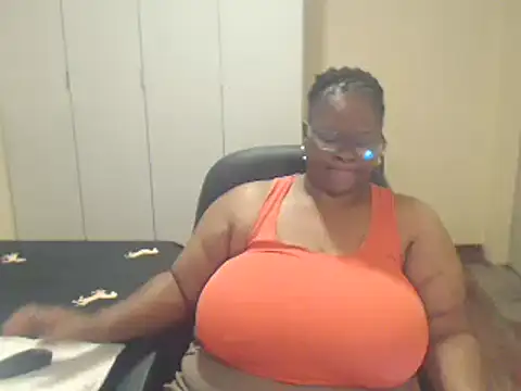 Snapshot of sweetnoziexx chatting on March 14, 11:12 am sweetnoziexx online show from March 14, 11:12 am