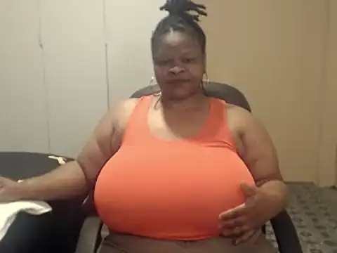 sweetnoziexx online show from November 2, 12:37 am