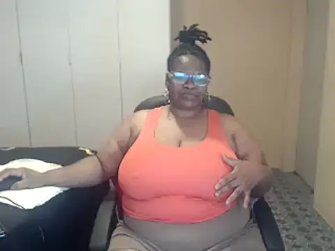 sweetnoziexx online show from November 2, 2:11 pm