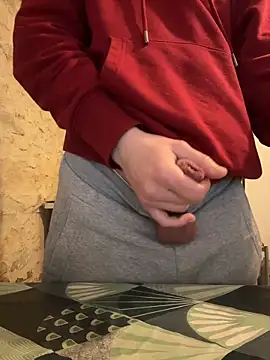 yann2392 online show from February 26, 2:50 pm