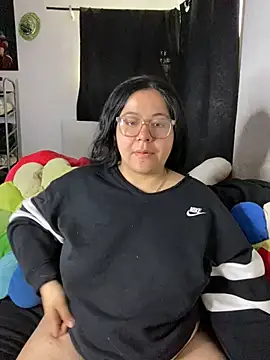 MsConejitaa online show from April 18, 2:52 pm