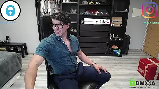 samricci21 online show from April 7, 8:32 pm