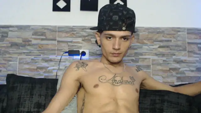 Snapshot of andersonZ998 chatting on March 9, 5:00 am andersonZ998 online show from March 9, 5:00 am